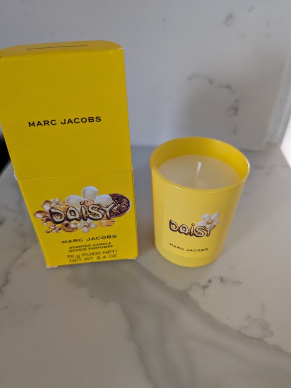 Marc Jacobs daisy candle new in box